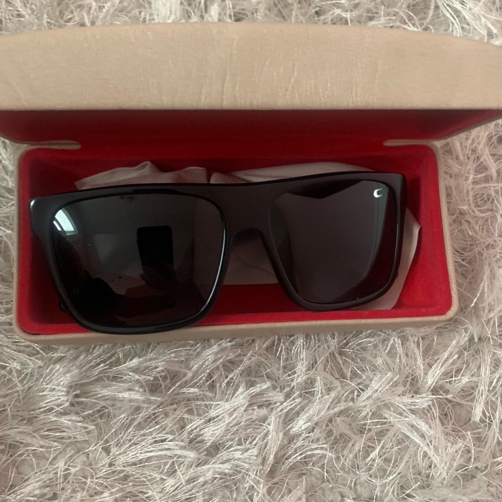 (VINT & YORK) brand new black sunglasses